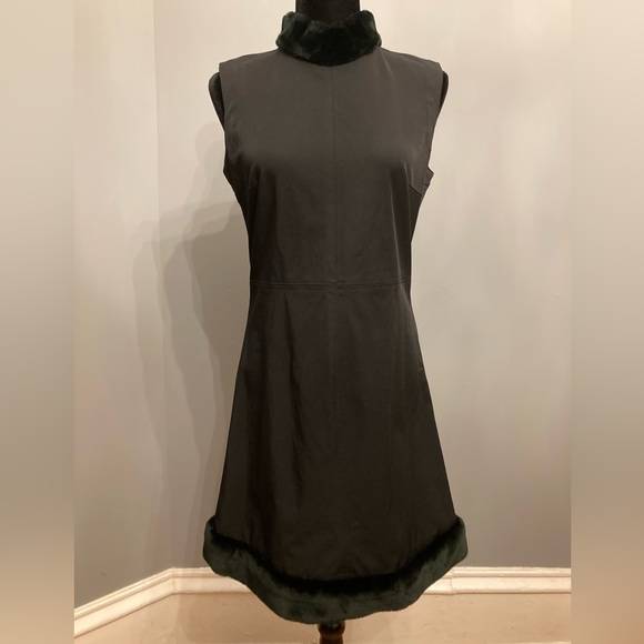 SIMON CHAN Black Shift Dress w/ Faux Fur Trim and Matching Pouch, size 4 - Picture 2 of 7
